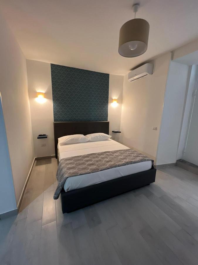 Cristiano Room Неаполь Экстерьер фото